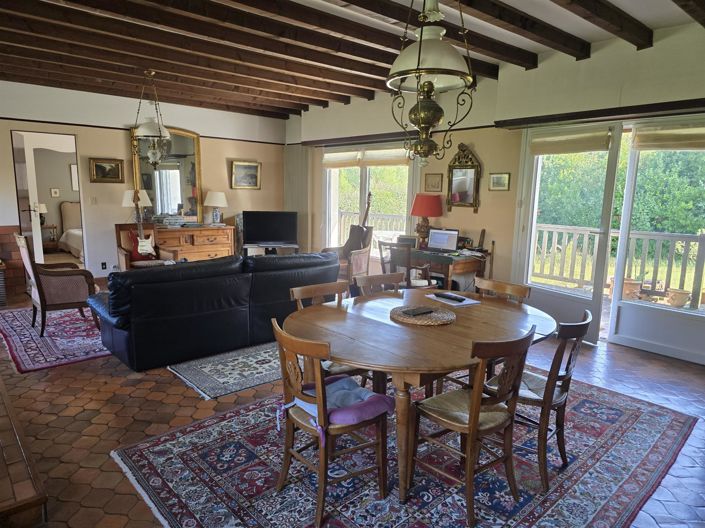 Image No.2-4 Bed House for sale