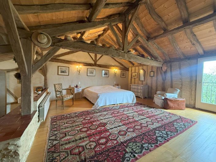 Image No.18-7 Bed House for sale