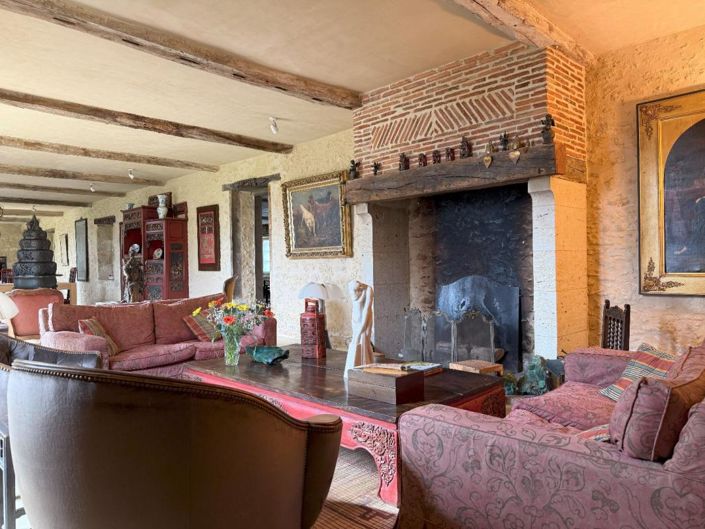 Image No.8-7 Bed House for sale