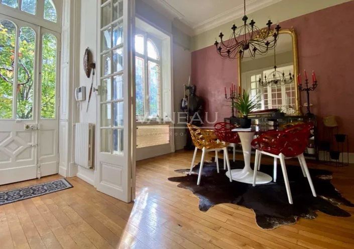 Image No.6-4 Bed House for sale