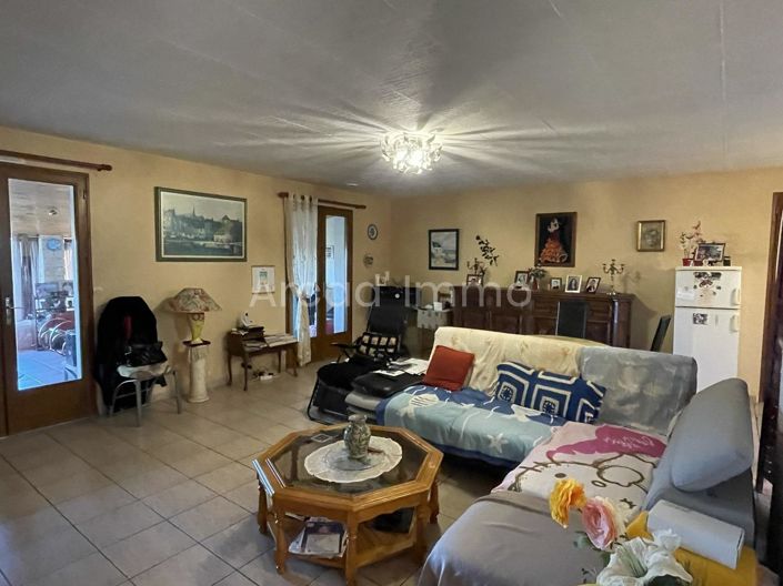 Image No.5-3 Bed House for sale