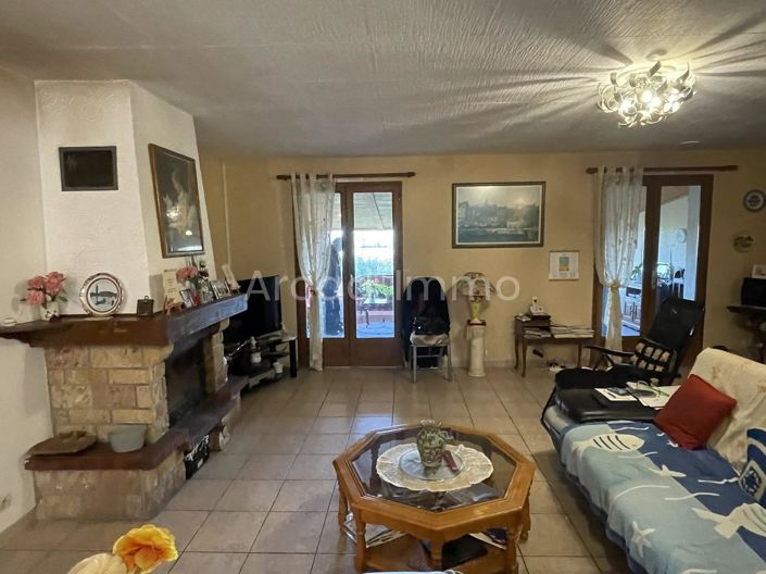 Image No.6-3 Bed House for sale