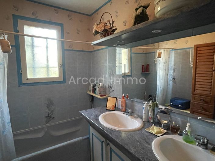 Image No.9-3 Bed House for sale