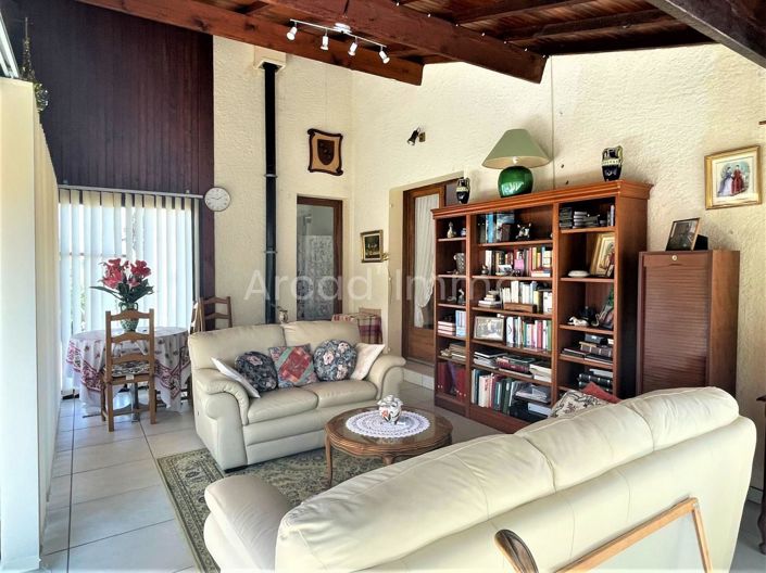 Image No.3-4 Bed House for sale