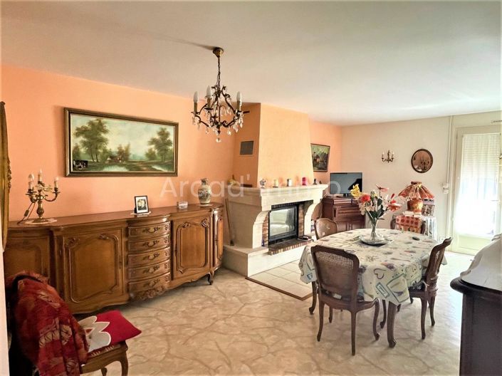 Image No.4-4 Bed House for sale