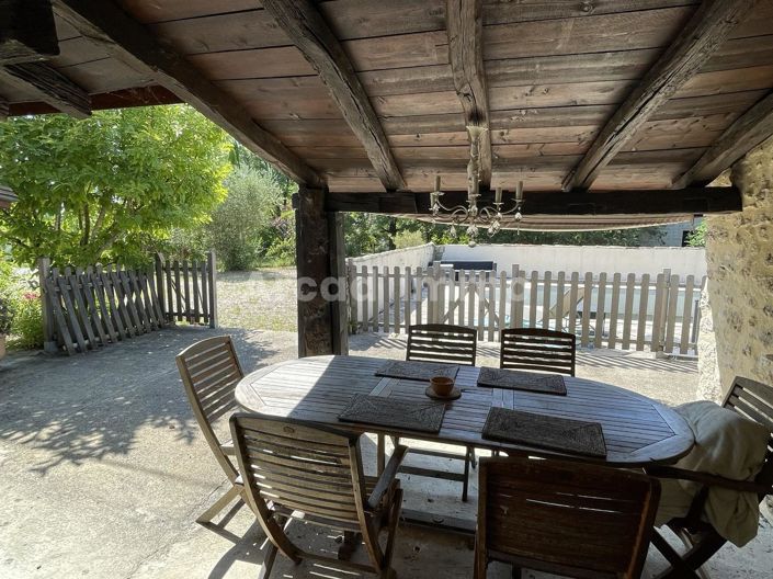 Image No.8-5 Bed House for sale