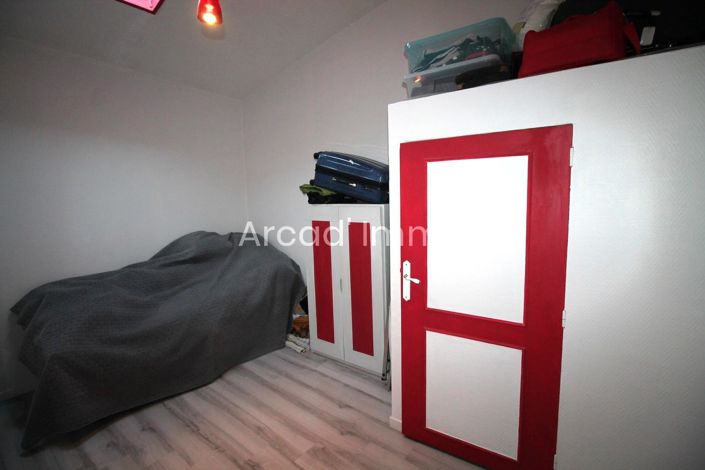 Image No.8-4 Bed House for sale