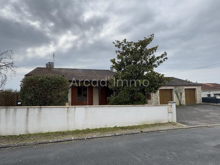 Image No.2-4 Bed House for sale