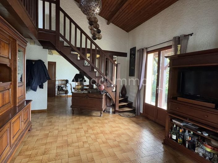 Image No.5-4 Bed House for sale