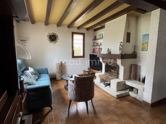 Image No.6-4 Bed House for sale