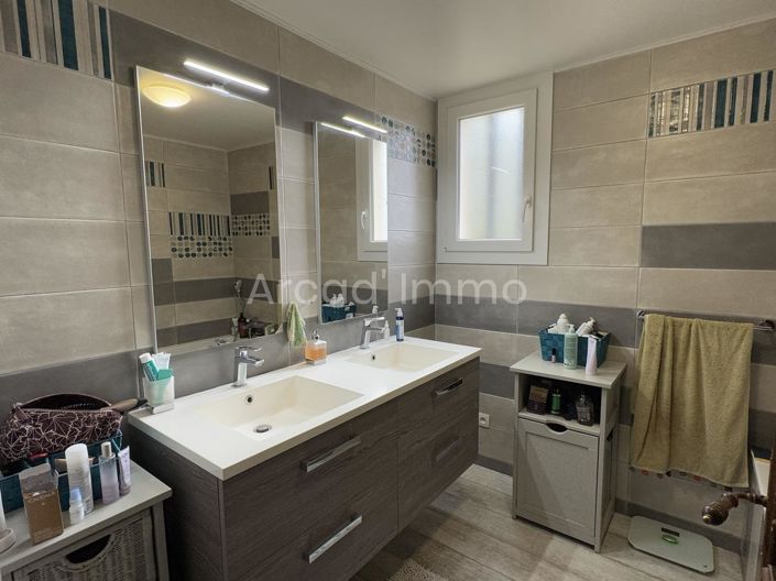 Image No.7-4 Bed House for sale