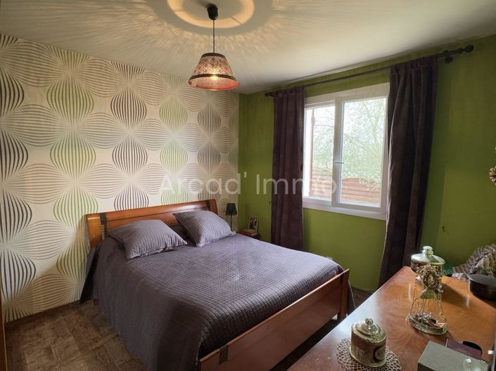 Image No.8-4 Bed House for sale