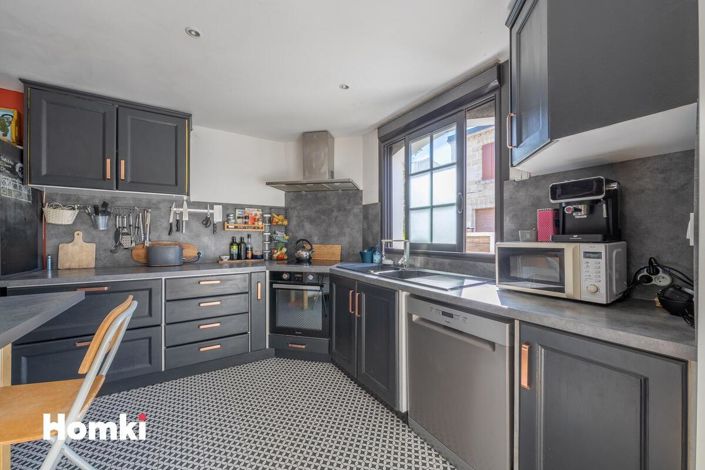 Image No.8-4 Bed House for sale