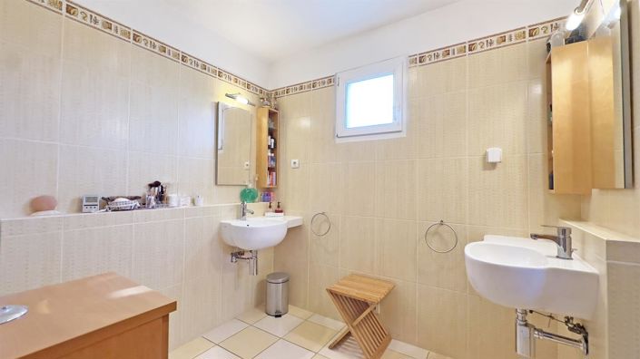 Image No.12-3 Bed House for sale