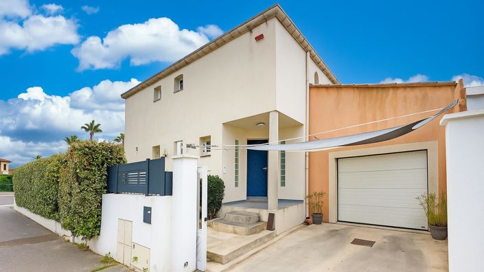 Image No.17-3 Bed House for sale