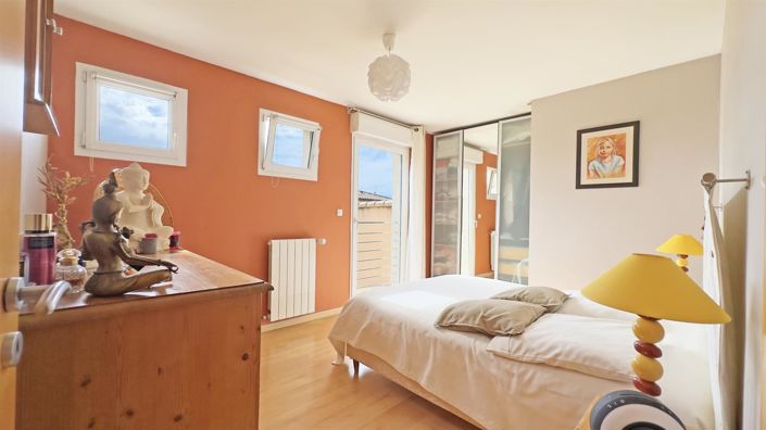 Image No.9-3 Bed House for sale