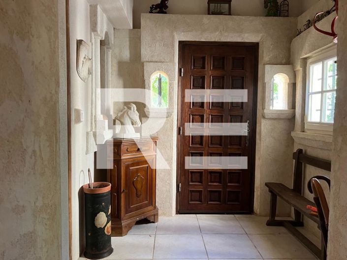 Image No.2-5 Bed House for sale