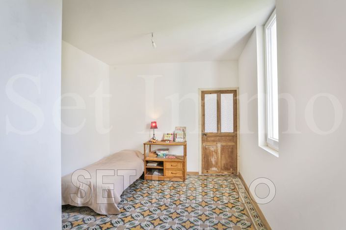 Image No.17-4 Bed House for sale