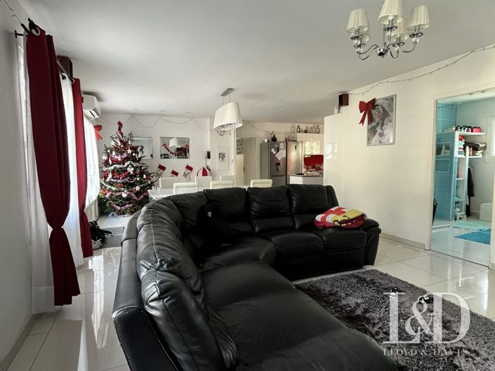 Image No.3-Maison de 4 chambres à vendre à Saint-Ciers-de-Canesse