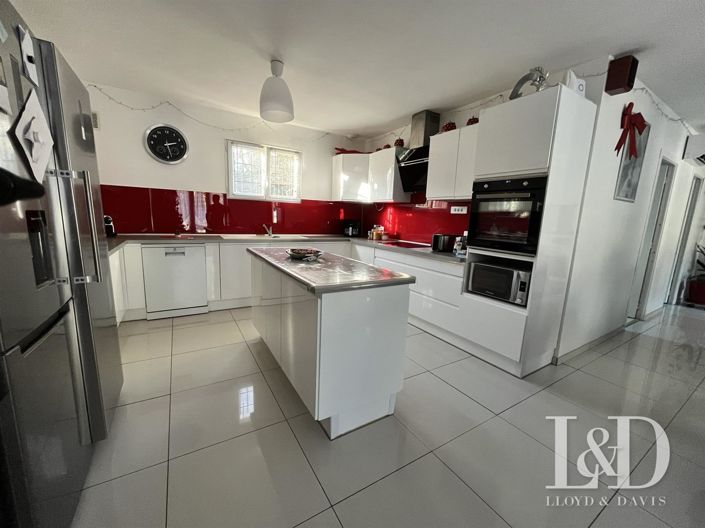 Image No.4-Maison de 4 chambres à vendre à Saint-Ciers-de-Canesse