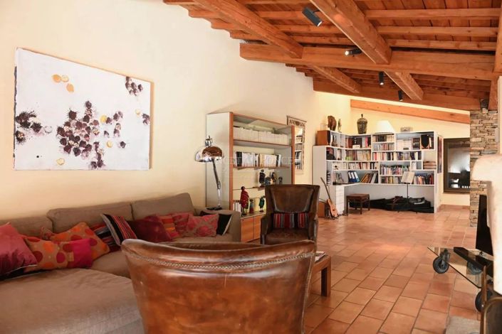 Image No.9-9 Bed House for sale