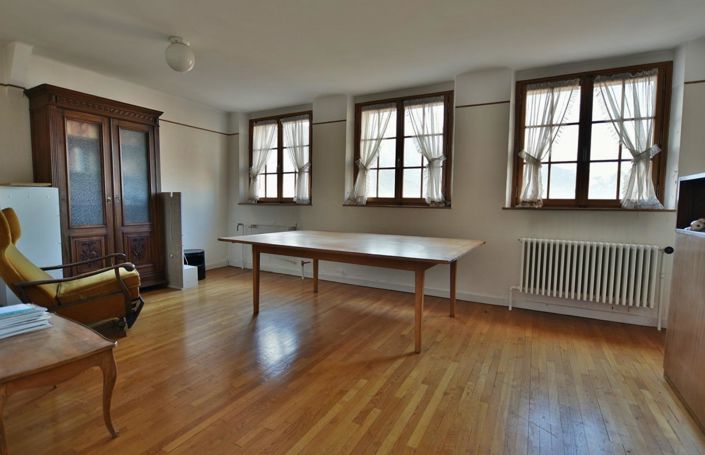 Image No.10-8 Bed House for sale