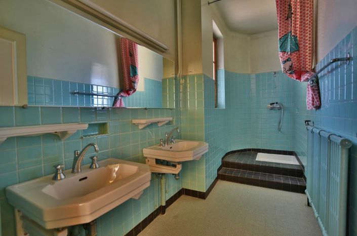 Image No.12-8 Bed House for sale