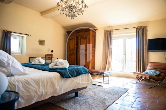 Image No.5-Maison de 6 chambres à vendre à Sainte-Cécile-les-Vignes