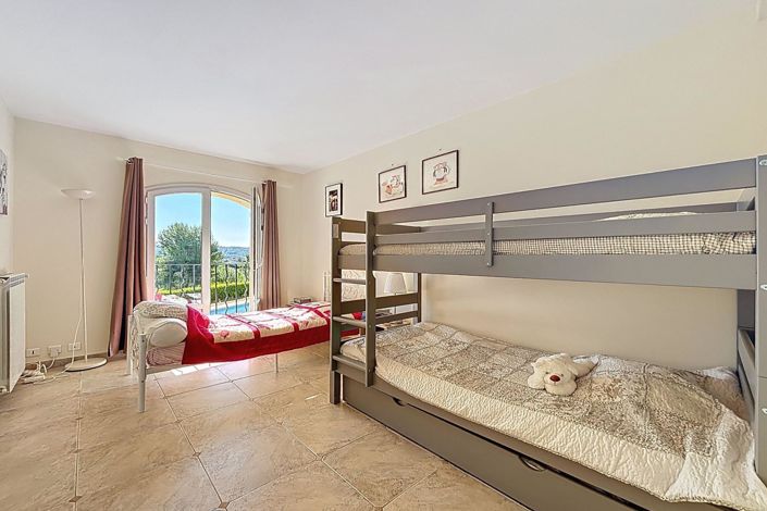 Image No.12-4 Bed House for sale