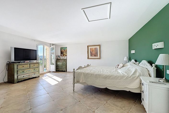 Image No.7-4 Bed House for sale