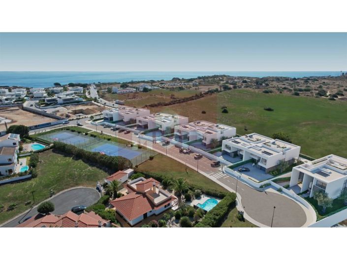 Image No.15-4 Bed House for sale