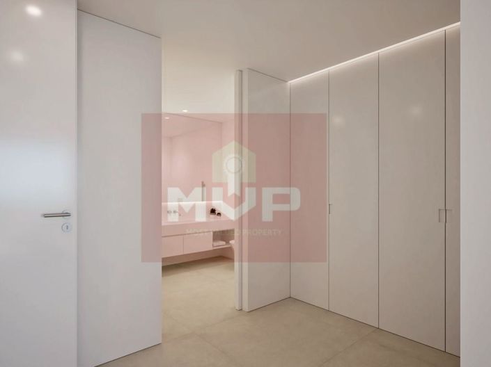 Image No.17-4 Bed House for sale