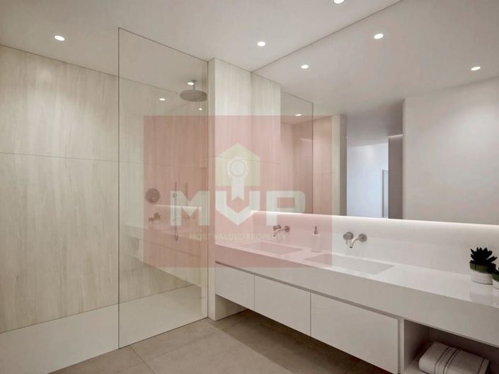 Image No.18-4 Bed House for sale