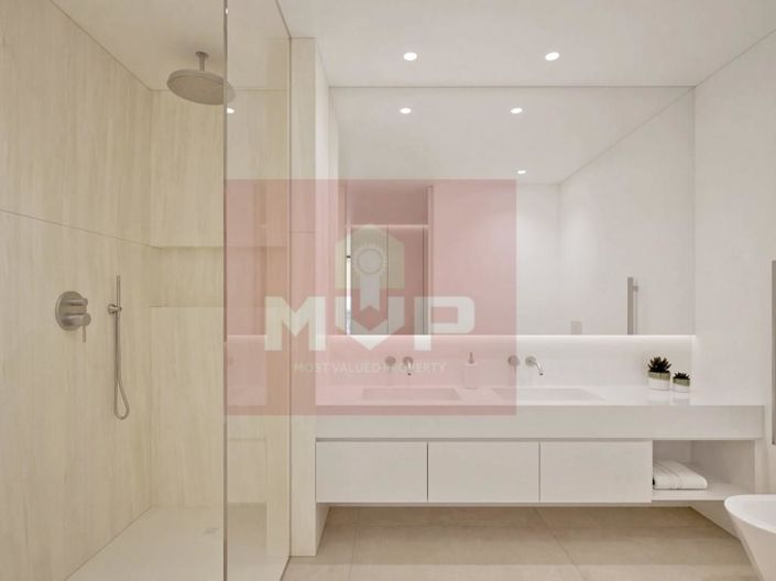 Image No.20-4 Bed House for sale