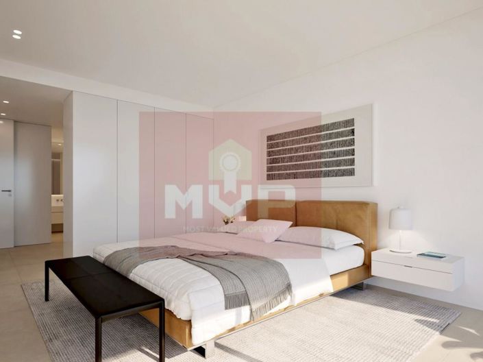 Image No.22-4 Bed House for sale