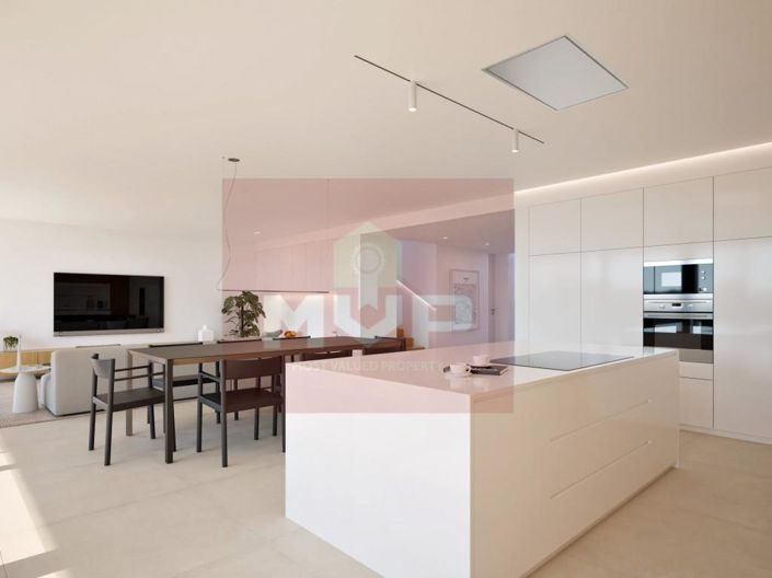 Image No.25-4 Bed House for sale