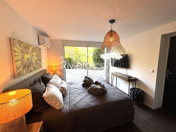 Image No.24-5 Bed House for sale