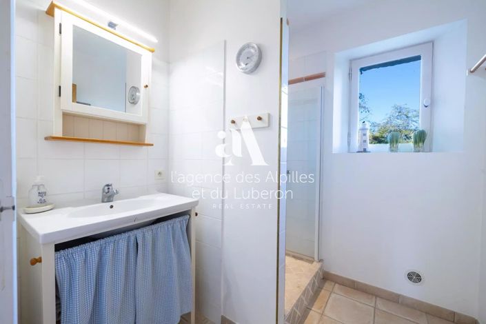 Image No.10-3 Bed House for sale