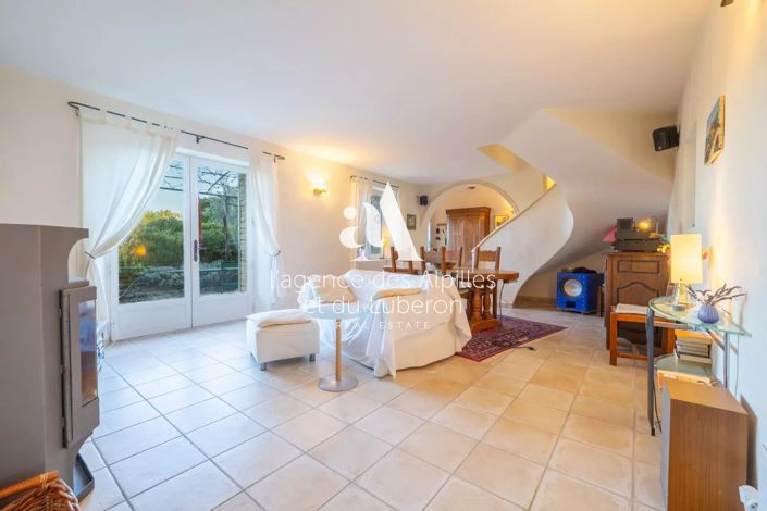 Image No.8-3 Bed House for sale