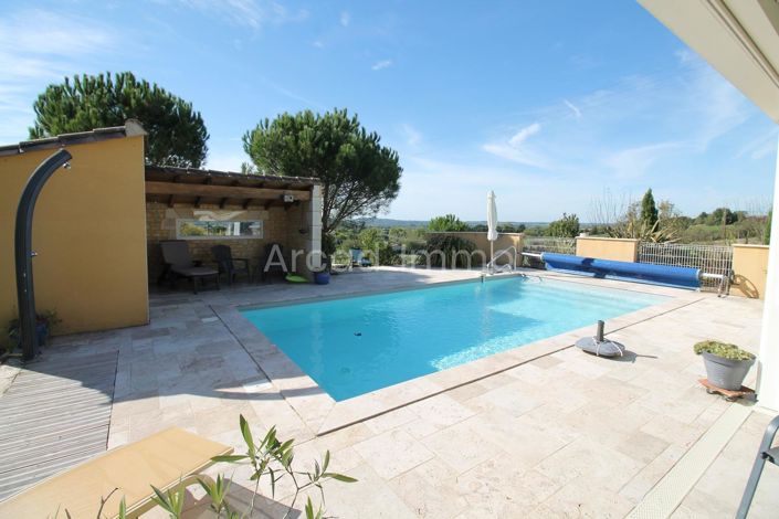 Image No.10-3 Bed House for sale