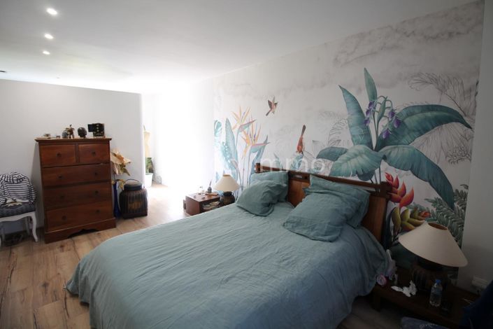 Image No.6-3 Bed House for sale