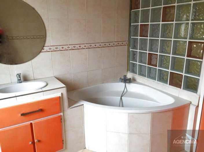 Image No.6-2 Bed House for sale