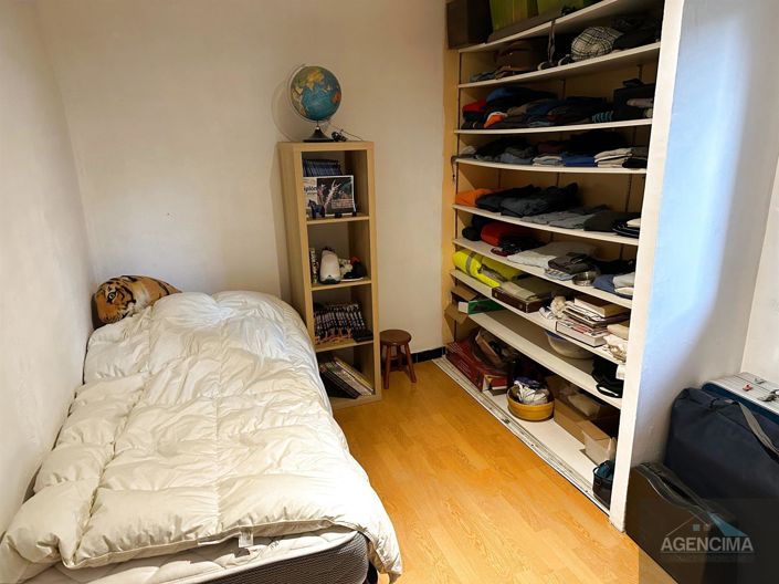 Image No.8-2 Bed House for sale