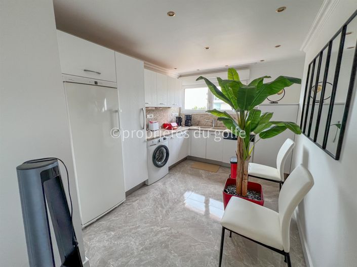 Image No.10-3 Bed Apartment for sale