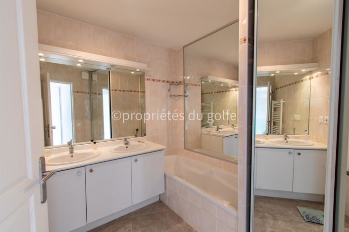 Image No.18-3 Bed Apartment for sale