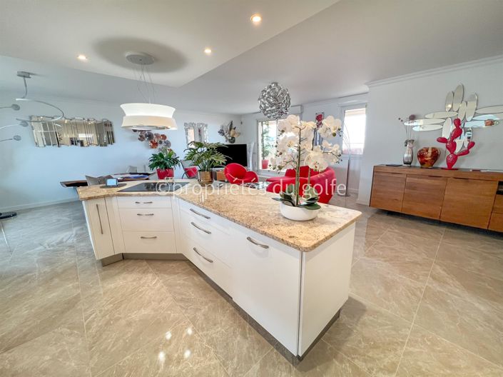 Image No.8-3 Bed Apartment for sale