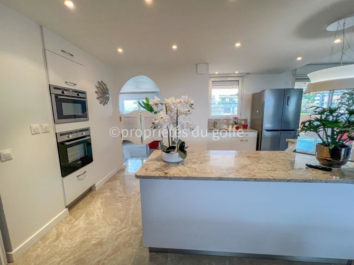 Image No.9-3 Bed Apartment for sale