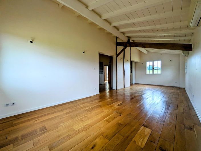 Image No.10-4 Bed House for sale