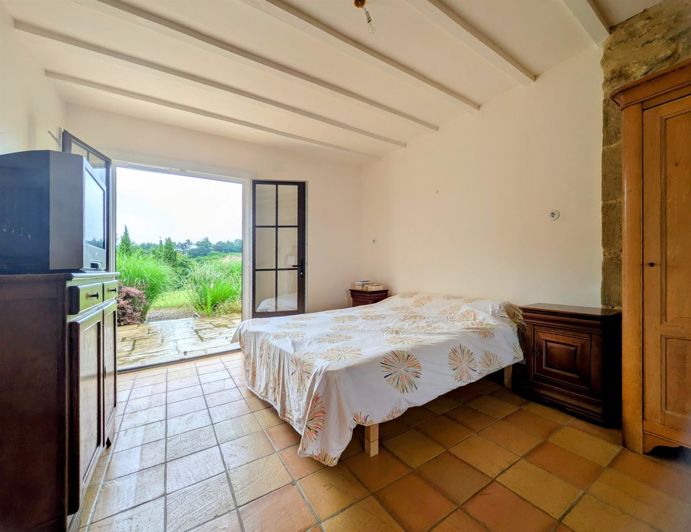 Image No.6-4 Bed House for sale