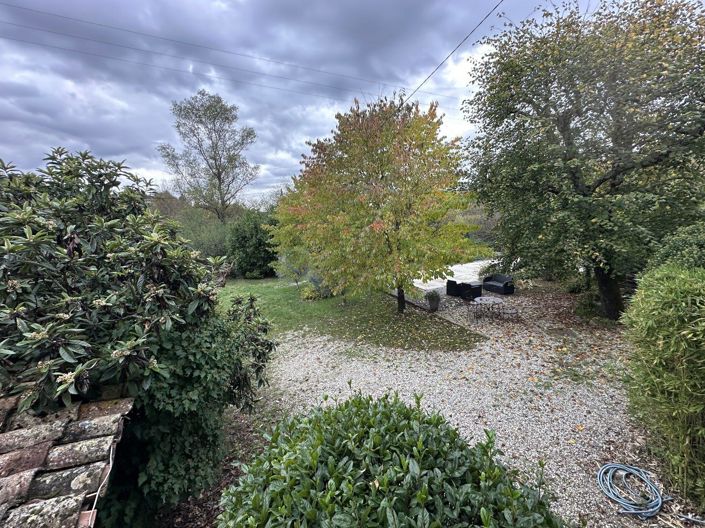 Image No.12-3 Bed Property for sale